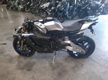 YAMAHA YZF 1000 R1 M Accidentée RSV N°22397