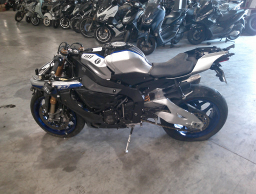 YAMAHA YZF 1000 R1 M Accidentée RSV N°22397