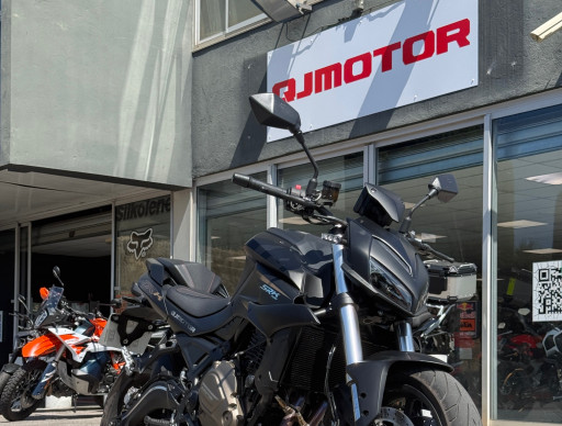 QJ MOTOR SRK 700