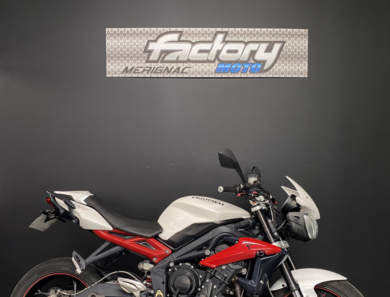 TRIUMPH STREET TRIPLE 675 R