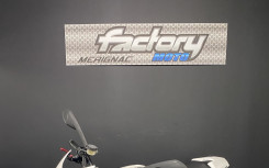 TRIUMPH STREET TRIPLE 675 R