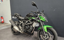 KAWASAKI Z 125 1° MAIN 731 KMS SEULEMENT !