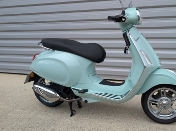 VESPA PRIMAVERA 50 comme neuf