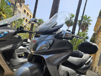SUZUKI BURGMAN 650 EXECUTIVE