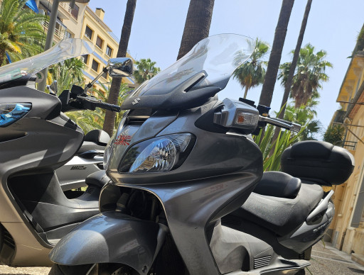 SUZUKI BURGMAN 650 EXECUTIVE