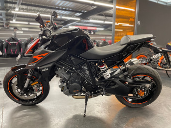 KTM 1290 SUPER DUKE R