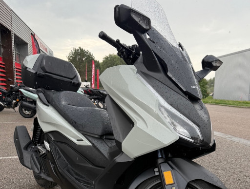 HONDA FORZA 125 TOP BOX