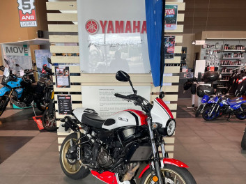 YAMAHA XSR 700