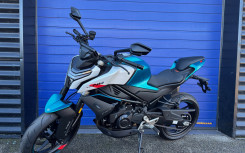 CF MOTO 450 NK ETAT NEUF 10 KMS A2 IDEAL  JEUNE PERMIS MOTO BASSE ET LEGERE 