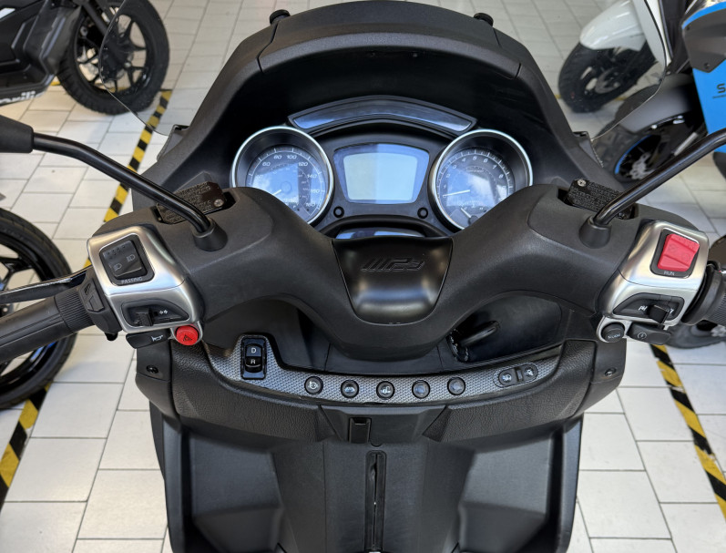 PIAGGIO MP3 500 HPE SPORT ABS/ASR + pot leovince
