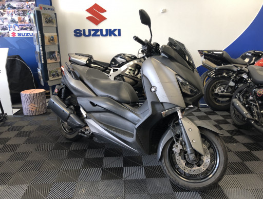 YAMAHA X-MAX 300