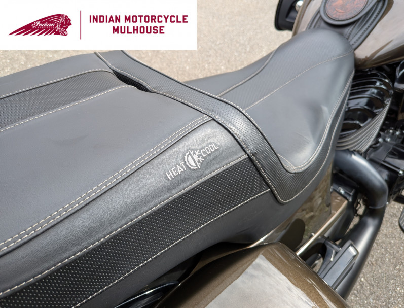 INDIAN ROADMASTER DARK HORSE 1890 1ERE MAIN