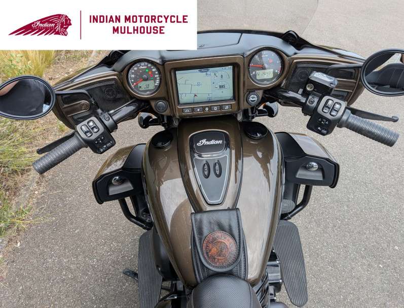 INDIAN ROADMASTER DARK HORSE 1890 1ERE MAIN