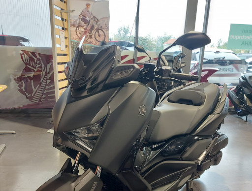 YAMAHA XMAX 125