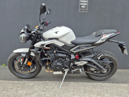 TRIUMPH STREET TRIPLE 765 R