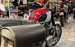 TRIUMPH BONNEVILLE T120