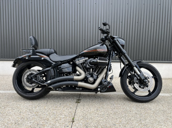 HARLEY-DAVIDSON SOFTAIL BREAKOUT 1800 CVO
