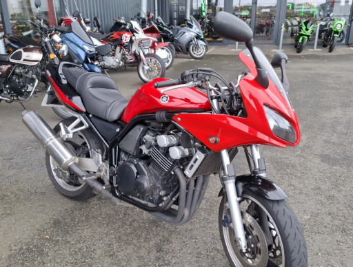 YAMAHA FZS FAZER 600