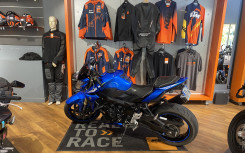 SUZUKI GSR 750A