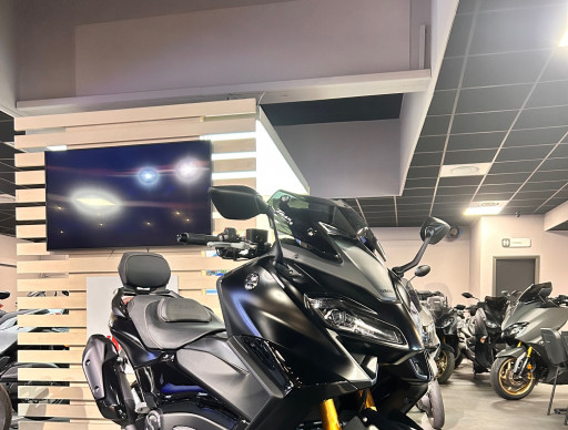 YAMAHA XP T-MAX 560 TECH MAX BLACK