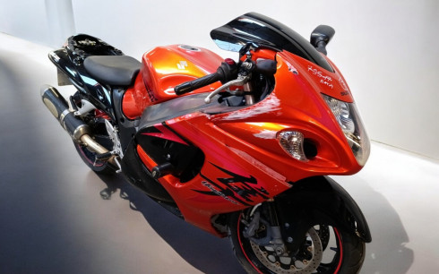 SUZUKI GSX-R 1300 HAYABUSA