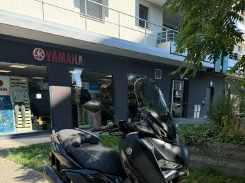 YAMAHA XMAX 300 Tech Max
