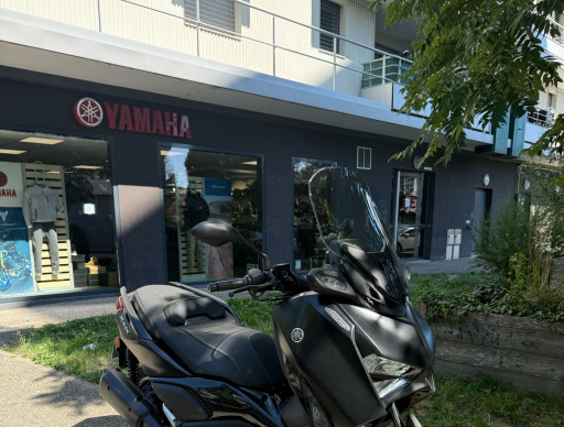 YAMAHA XMAX 300 Tech Max