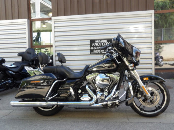 HARLEY-DAVIDSON TOURING STREET GLIDE 1690 SPECIAL