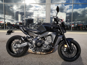 YAMAHA MT-09