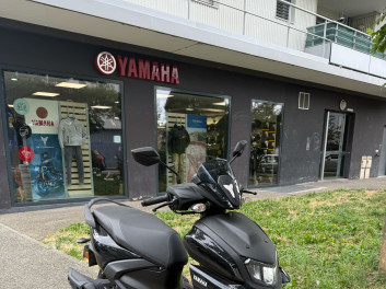 YAMAHA RayZR 125