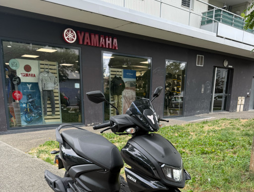 YAMAHA RayZR 125