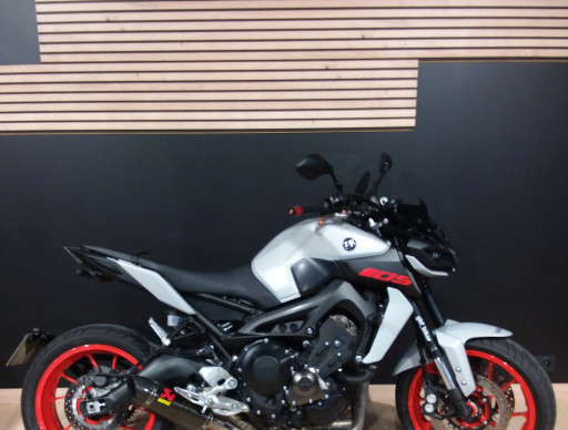 YAMAHA MT-09
