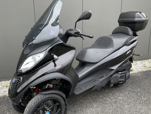 PIAGGIO MP3 350 ABS/ASR avec top case + tablier hiver