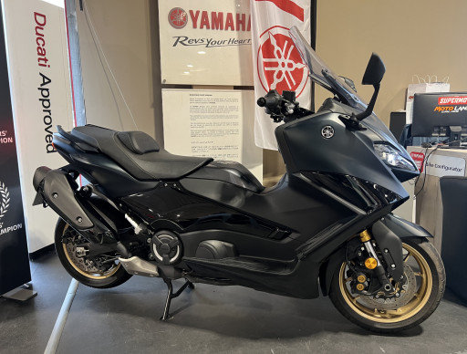 YAMAHA XP T-MAX 560 TECH MAX (A PARTIR DE 174€/MOIS)
