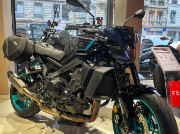 YAMAHA MT-09