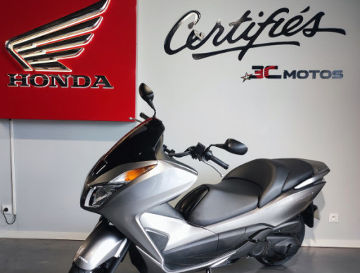 HONDA FORZA 300