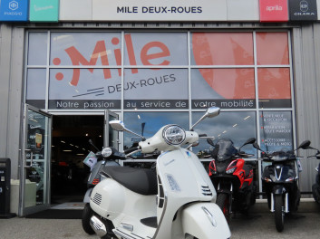 VESPA GTS 125 SUPER - Garantie 11/2026