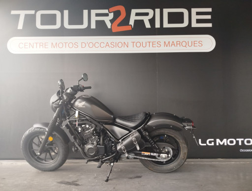 HONDA CMX 500 REBEL - 1er main.