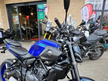 YAMAHA MT-07 35KW 2025 BLEU PERMIS A2 SHIFTER UP/DOWN