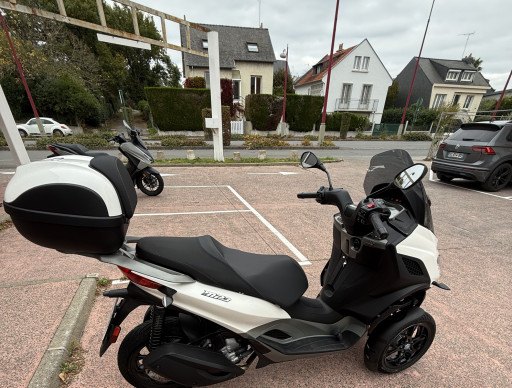 PIAGGIO MP3 310 HPE 2025 seulement 270 km