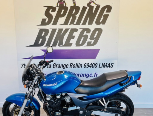 KAWASAKI ZR-7