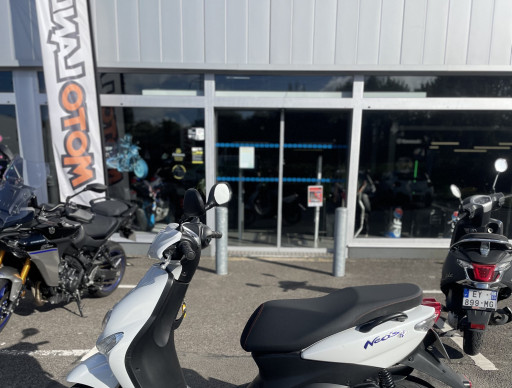 YAMAHA NEO