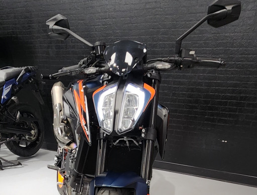 KTM 890 DUKE R