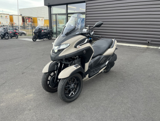 YAMAHA TRICITY 300