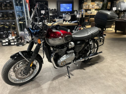 TRIUMPH BONNEVILLE T120 - 1ERE MAIN