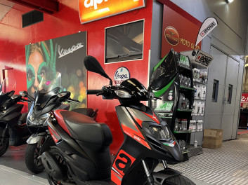 APRILIA SR 50 MOTARD