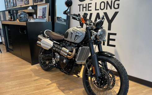 TRIUMPH SCRAMBLER 1200 X - 2700 KMS - MARS 2024 - 1 ERE MAIN