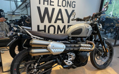 TRIUMPH SCRAMBLER 1200 X - 2700 KMS - MARS 2024 - 1 ERE MAIN