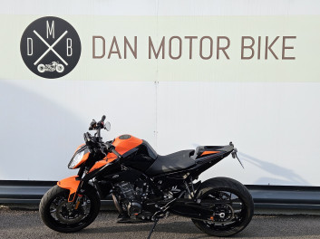 DUKE 890