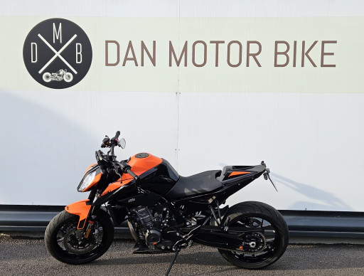 DUKE 890
